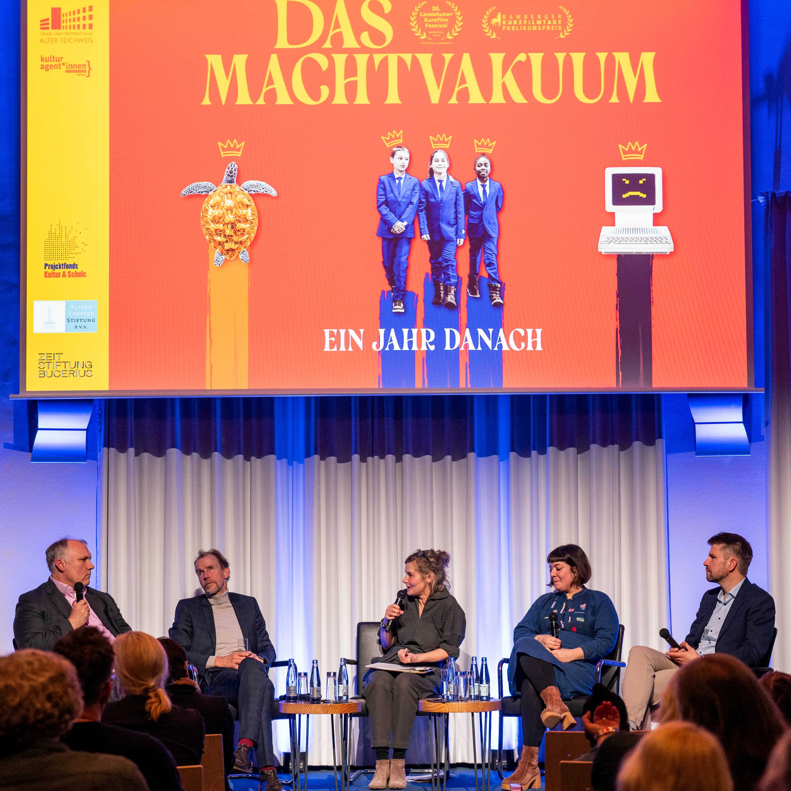 Machtvakuum – Ein Jahr später